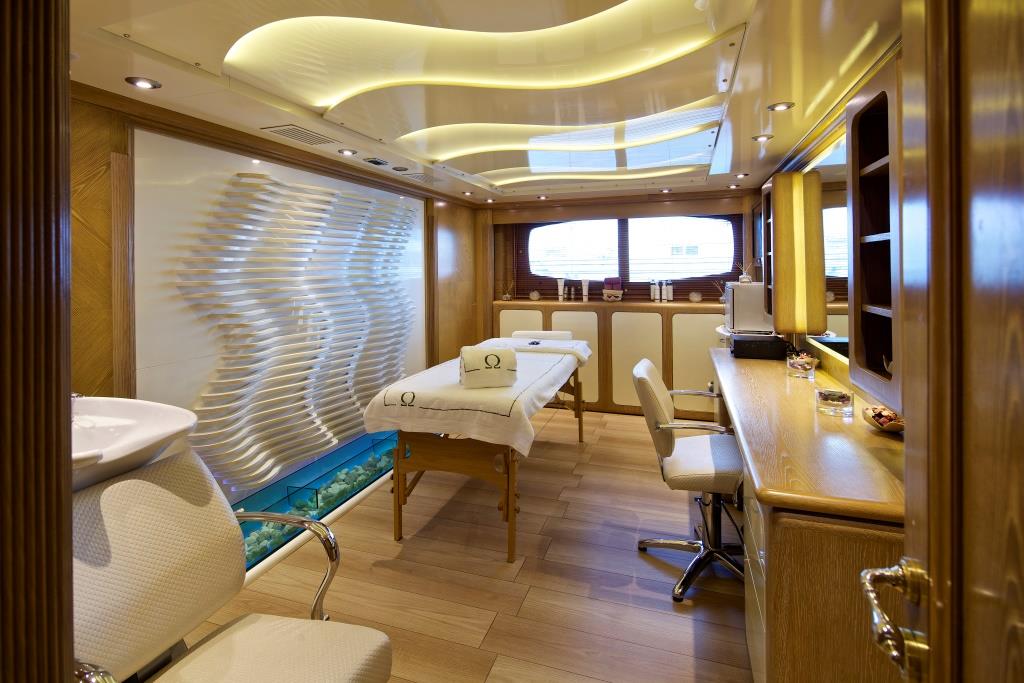 spa yacht